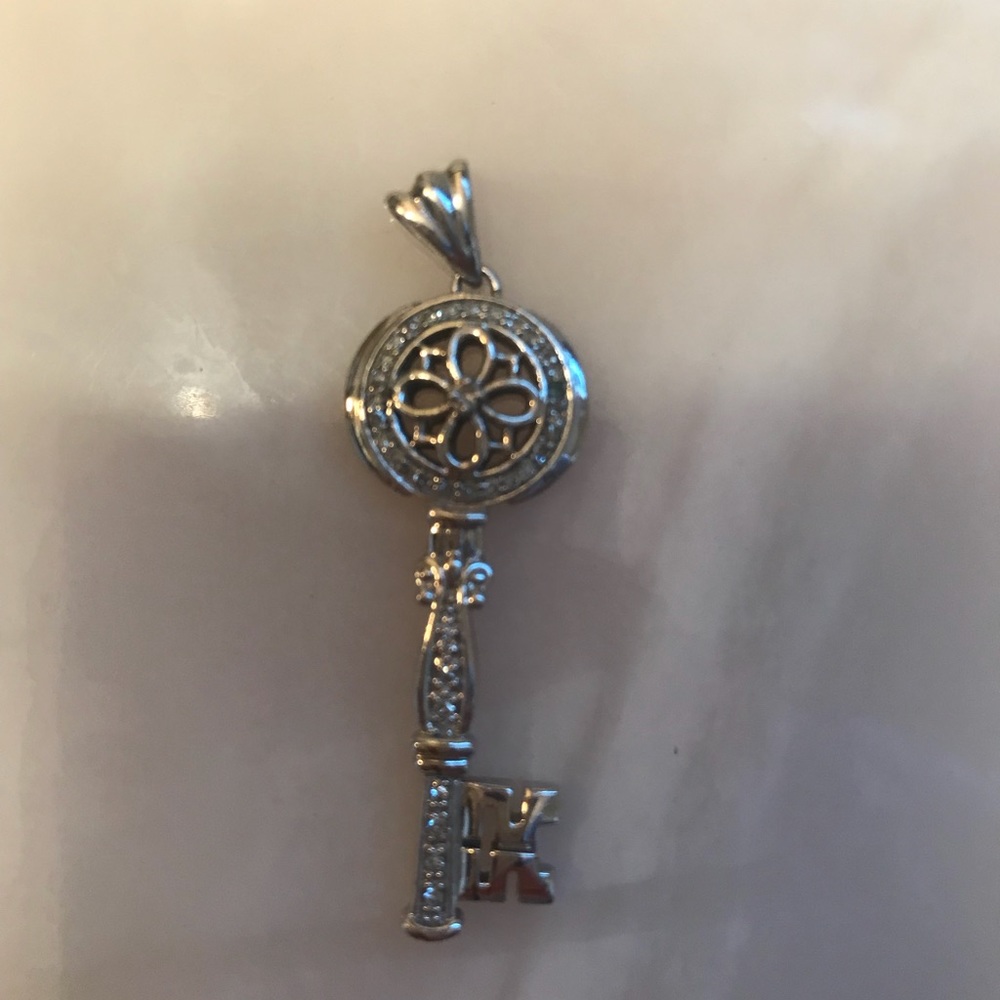 Kay jewelers diamond key pendant